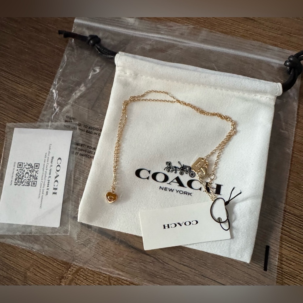COACH-NWT Gold Tone Dainty Heart Pendant & Chain - Picture 3 of 10